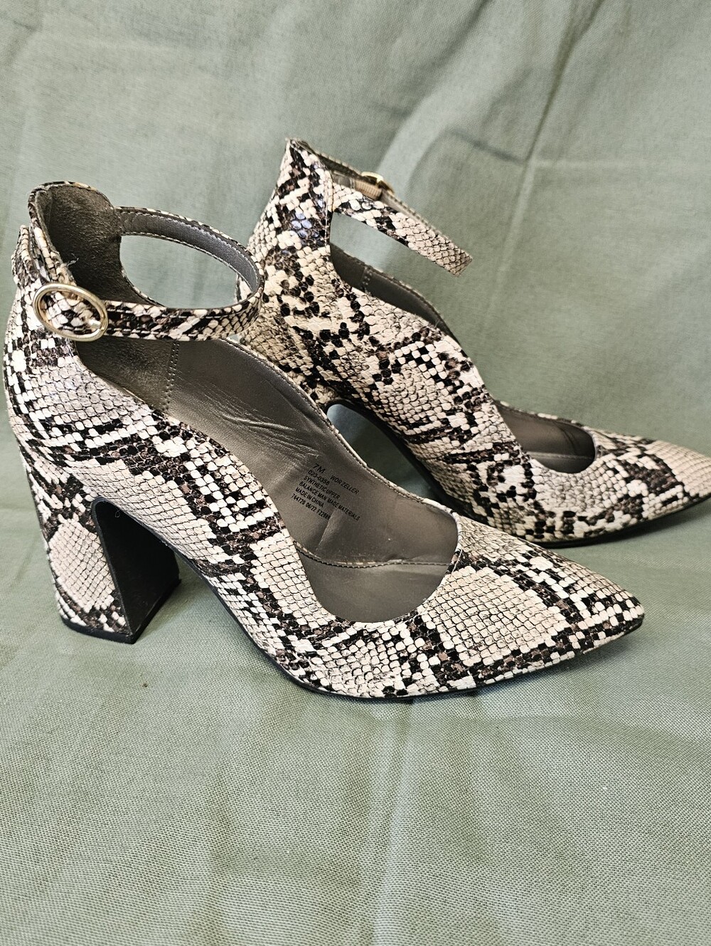 Worthington Ankle Strap Snake Print Pump in Beige/Black Sz7